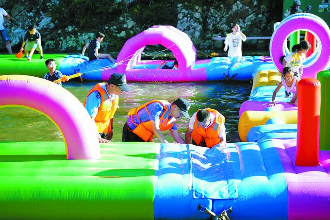 福建省德化县公安局国宝派出所民警深入